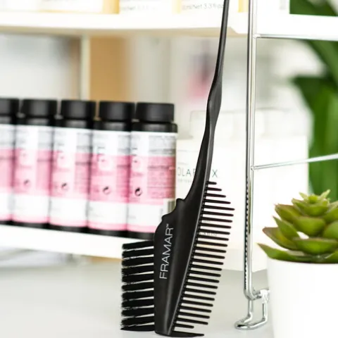 Framar Pente Com Trincha De Coloração