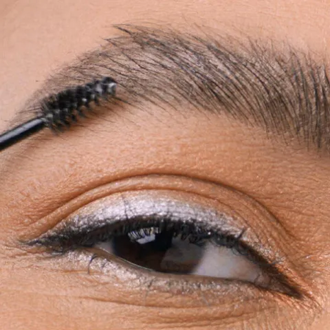 Maybelline Build-A-Brow 2 In 1 Caneta E Gel De Sobrancelhas 260 Deep Brown