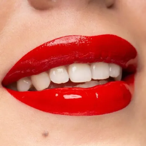 Nyx Pro Makeup Shine Loud High Pigment Rebel In Red