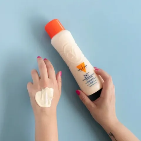 Valquer Leite Bronzeador Hidratante Cenoura Spf30